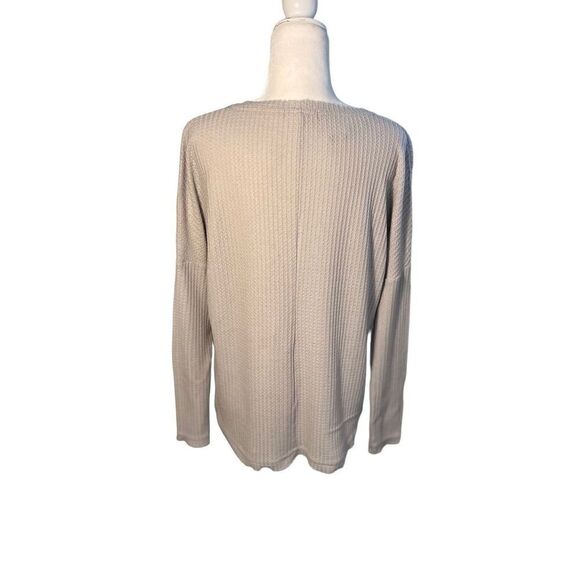 nine britton gray waffle knit v-neck top - M - 🙂3/$15 - Picture 4 of 8